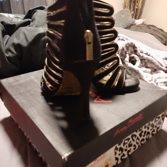 Shoes - Picture 2 of 3